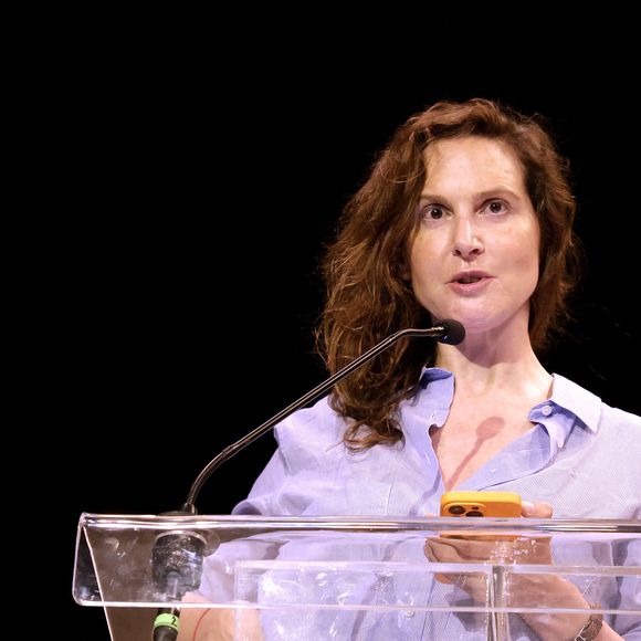 Justine Levy - Soirée de mobilisation "L'Europe contre l'antisémitisme" au théâtre Antoine à Paris le 3 juin 2024. © Cédric Perrin/Bestimage