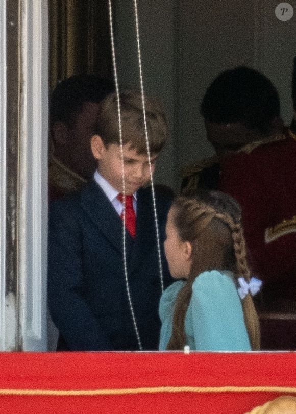Mais connaissez-vous les aliments capables de rendre vos enfants plus gentils ? 


Pictured: Prince Louis (Le prince Louis de Galles) - Princess Charlotte (La princesse Charlotte de Galles)