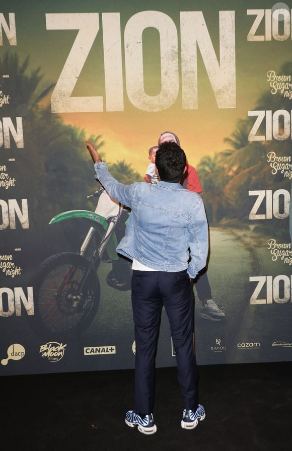 Jamel Debbouze au photocall de la première du film Zion au cinéma Le Grand Rex à Paris, France, le 4 avril 2025. © Coadic Guirec/Bestimage