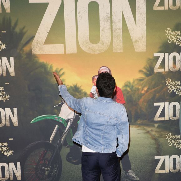 Jamel Debbouze au photocall de la première du film Zion au cinéma Le Grand Rex à Paris, France, le 4 avril 2025. © Coadic Guirec/Bestimage