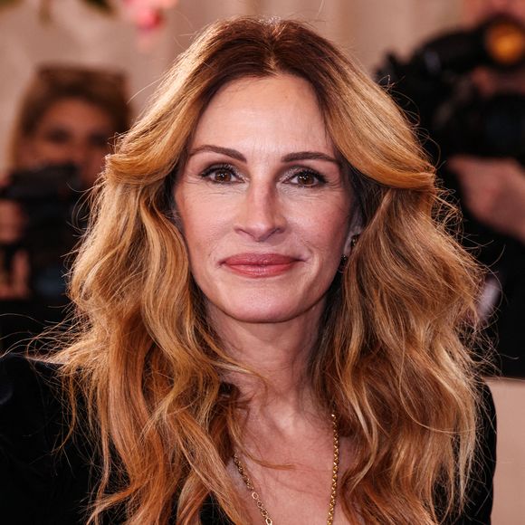Julia Roberts, vêtue d'une robe Giorgio Armani Prive personnalisée, arrive à la 83e cérémonie annuelle des Golden Globe Awards qui se tient à l'hôtel Beverly Hilton le 11 janvier 2026 à Beverly Hills, Los Angeles, Californie, États-Unis. Photo par Xavier Collin/Image Press Agency/ABACAPRESS.COM