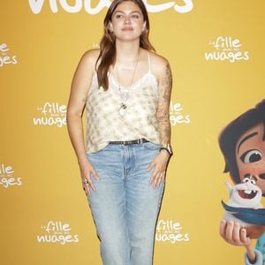 Invitée de France Inter ce mercredi 23 septembre, Louane a expliqué que ce moment avait une résonance très intime puisque sa mère était une immense fan de Céline Dion.
Louane Emera - Première du film "La fille dans Les nuages" au cinema UGC Bercy à Paris le 2 juillet 2026. © Coadic Guirec/Bestimage