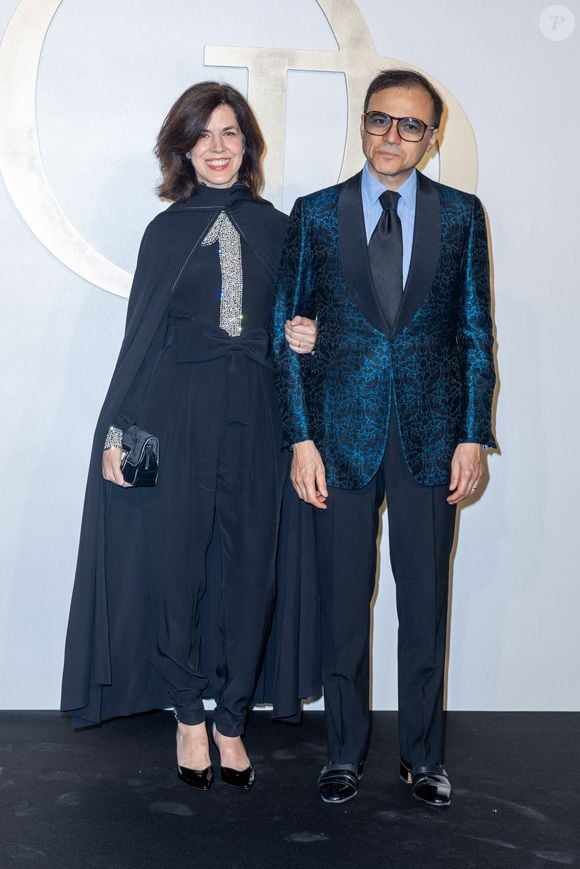 Mais désormais, l'intéressé file le parfait amour avec Vanessa Seward, ex-directrice artistique de la maison Azzaro, qui a également travaillé pour Chanel et Yves Saint-Laurent avant de lancer sa propre marque.

Vanessa Seward et Bertrand Burgalat - Personnalités au Gala d'ouverture de la saison de danse de l'Opéra de Paris. Le 21 septembre 2023
© Olivier Borde / Bestimage