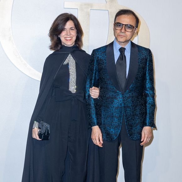Mais désormais, l'intéressé file le parfait amour avec Vanessa Seward, ex-directrice artistique de la maison Azzaro, qui a également travaillé pour Chanel et Yves Saint-Laurent avant de lancer sa propre marque.

Vanessa Seward et Bertrand Burgalat - Personnalités au Gala d'ouverture de la saison de danse de l'Opéra de Paris. Le 21 septembre 2023
© Olivier Borde / Bestimage