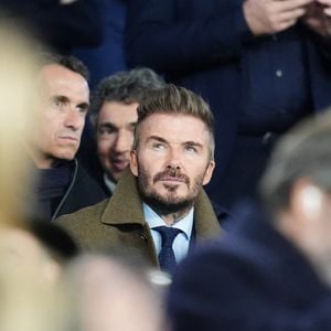 David Beckham aurait préféré cadeau plus sympa pour ses 50 ans (il est du 2 mai 1975)

David Beckham dans les tribunes lors du match aller des huitièmes de finale de l'UEFA Champions League au Parc des Princes à Paris, France.  © Adam Davy/PA Wire Abaca