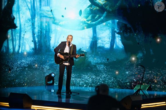 Exclusif - Garou lors de l'enregistrement de l'émission "La Boîte à secrets", présentée par F.Bollaert et diffusée le 26 septembre 2025 sur France 3, dans les studios du Lendit à Saint-Denis, Seine Saint-Denis, France, le 8 septembre 2025. © Pierre Perusseau/Bestimage