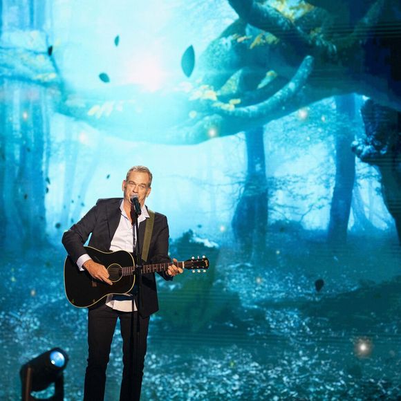 Exclusif - Garou lors de l'enregistrement de l'émission "La Boîte à secrets", présentée par F.Bollaert et diffusée le 26 septembre 2025 sur France 3, dans les studios du Lendit à Saint-Denis, Seine Saint-Denis, France, le 8 septembre 2025. © Pierre Perusseau/Bestimage