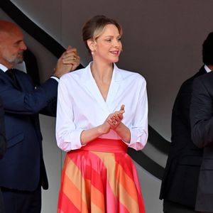 Mike Fries, le PDG de Liberty Global, la princesse Charlene de Monaco et Alejandro Agag, fondateur et président de Formula E, durant le Monaco E-Prix 2025, Round 7, le 4 mai 2025. © Bruno Bebert/Bestimage