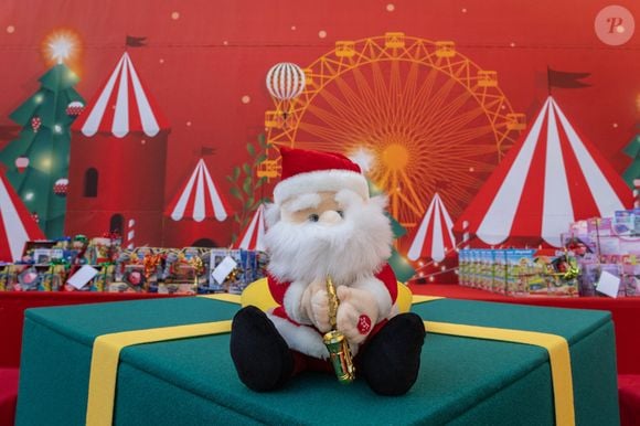 La famille princière de Monaco offre les traditionnels cadeaux de Noël aux enfants monégasques dans la Cour du Palais Princier, le 18 décembre 2024. 
© Olivier Huitel / Pool Monaco / Bestimage