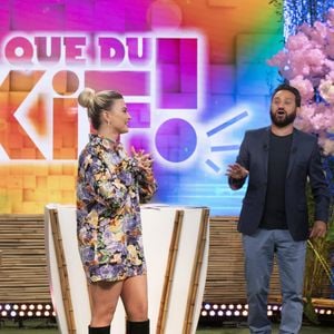 Exclusif - Kelly Vedovelli (courtement vêtue) et Cyril Hanouna - C. Hanouna et ses chroniqueurs de retour pour la première fois en studio depuis le déconfinement pour l'enregistrement de l'émission "C que du kif !" sur C8 pendant l'épidémie de Coronavirus Covid-19 à Paris le 12 mai 2020.
© Jack Tribeca / Bestimage