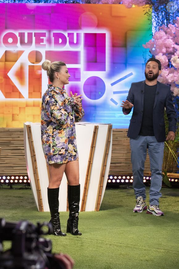 Exclusif - Kelly Vedovelli (courtement vêtue) et Cyril Hanouna - C. Hanouna et ses chroniqueurs de retour pour la première fois en studio depuis le déconfinement pour l'enregistrement de l'émission "C que du kif !" sur C8 pendant l'épidémie de Coronavirus Covid-19 à Paris le 12 mai 2020.
© Jack Tribeca / Bestimage