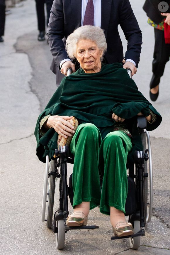 Sœur cadette de la reine Sophie d’Espagne, elle était connue pour sa grande discrétion au sein de la famille royale.

Mariage du prince Nikolaos de Grèce et de Chrysi Vardinogianni en la Sainte Église de Saint-Nicolas Ragavas à Athènes, Grèce, 7 février 2025.  Photo par Dana Press / Bestimage