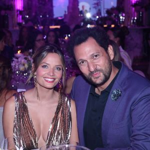 Eric Antoine et Gennifer Demey s'apprêtent à passer leur premier Noël en couple marié.

Eric Antoine et sa femme Gennifer Demey - Soirée de gala du dixième anniversaire de l'association "Les Bonnes Fées" à l'Hôtel The Peninsula Paris.  © Rachid Bellak/Bestimage