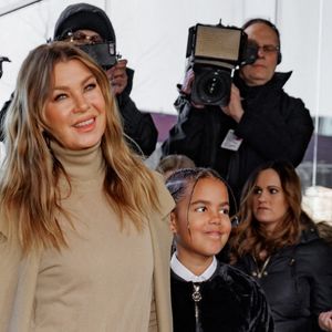 Malgré de nouvelles opportunités, Ellen Pompeo reste partiellement liée à la série médicale.

Ellen Pompeo, Sienna Pompeo Ivery assistent au défilé prêt-à-porter automne-hiver 2023/2024 de Michael Kors lors de la Fashion Week à New York, le 15 février 2023.
© Backgrid USA / Bestimage