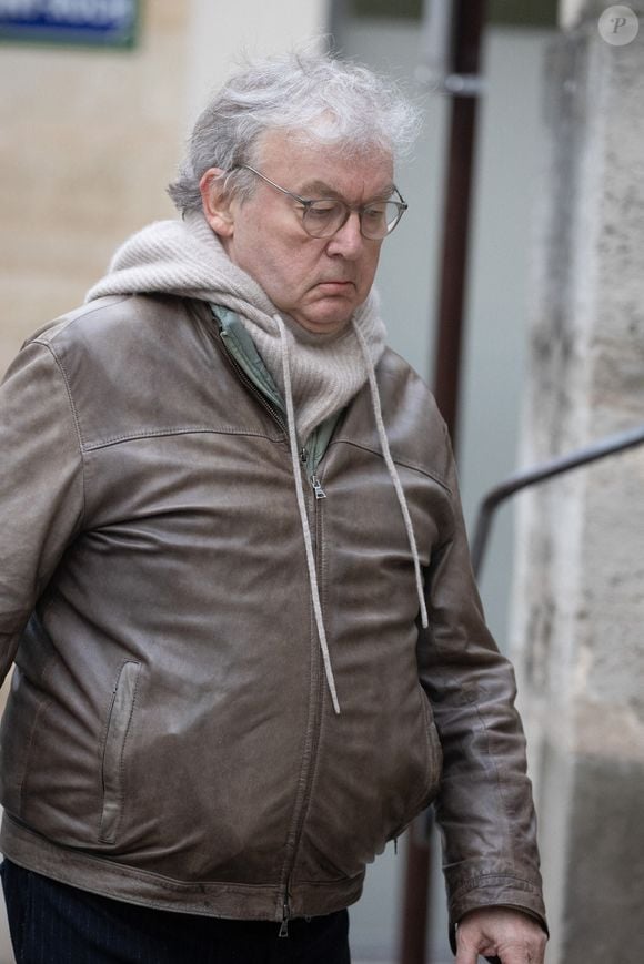 De nombreuses stars dont Dominique Besnehard sont venues saluer la mémoire de l'acteur

Dominique Besnehard lors de la cérémonie d'enterrement de l'acteur franco-danois Niels Arestrup devant l'église Saint-Roch à Paris, le 10 décembre 2024. Niels Arestrup, décédé le 1er décembre 2024 à l'âge de 75 ans, était un pilier du théâtre et du cinéma français depuis les années 1970, mais son profil a été rehaussé au niveau international au cours de la première décennie de ce siècle par deux films réalisés par Jacques Audiard. Photo par Nasser Berzane/ABACAPRESS.COM