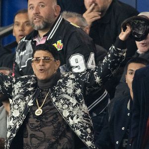 Saïd Taghmaoui, Jamel Debbouze et son fils Léon Debbouze lors du match retour de la Ligue Des Champions 2024-2025 (LDC) "PSG - Arsenal" (2-1) au Parc des Princes à Paris le 7 mai 2025.

© Cyril Moreau/Bestimage