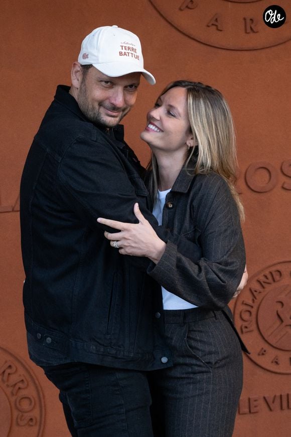 Eric Antoine et Gennifer Demey assistent au tournoi de Roland-Garros 2026, le 2 juin 2026 à Paris, en France. Photo : Laurent Zabulon/Abaca
