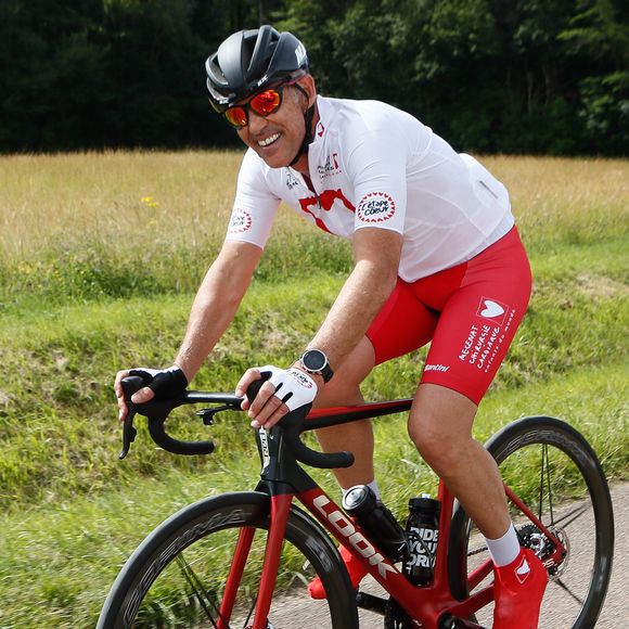 Exclusif - Paul Belmondo lors du Tour de France 2024 entre Nuits-Saint-Georges et Gevrey-Chambertin, le 5 juillet 2024.

Photo : Christophe Clovis / Bestimage