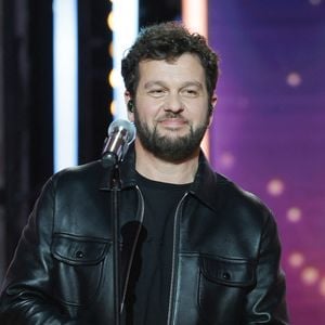 Claudio Capéo avoue avoir eu "presque envie de pleurer" en voyant son plus jeune fils grandir.

Claudio Capéo - Les célébrités se mobilisent pour la 38ème édition du Téléthon dans les studios de France 2 à Paris © Coadic Guirec / Bestimage