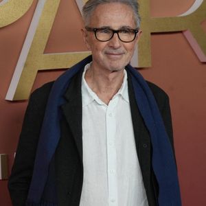 Thierry Lhermitte arrive à la cérémonie de la 50e édition des César, à l'Olympia, le 28 février 2025 à Paris, en France.  Photo de Laurent Lairys/ABACAPRESS.COM