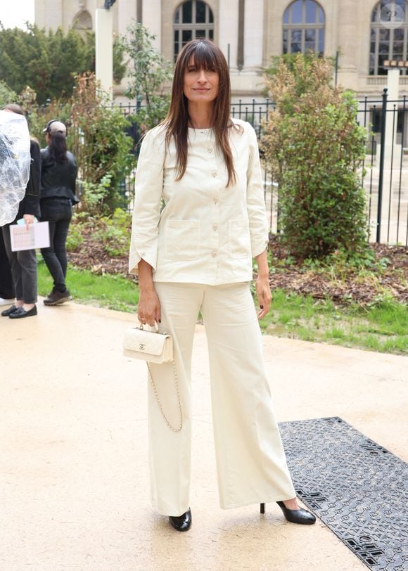 Caroline de Maigret - Les célébrités arrivent au défilé Chanel Collection Haute Couture Automne/Hiver 2025-2026 lors de la Fashion Week de Paris (PFW), le 8 juillet 2025. 
© Denis Guignebourg / Bestimage