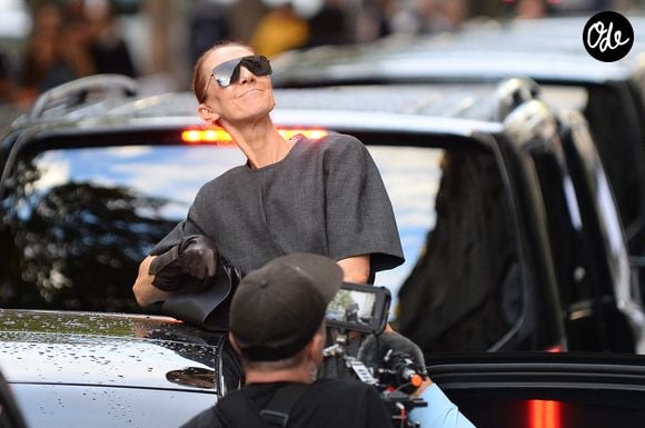 Céline Dion quitte le Royal Monceau pour se rendre aux répétitions de son concert parisien. Paris le 8 Septembre 2026. © Clement Prioli / Bestimage