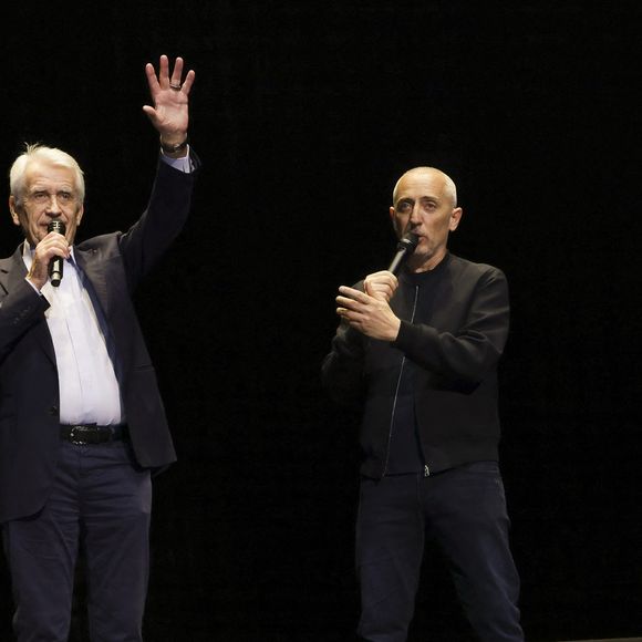 Exclusif - Gad Elmaleh célèbre les cinquante ans de carrière de Gilbert Coullier sur la scène du Zenith de Rouen à la fin de son spectacle "Lui même" 
Le 28 mars 2025. © Jack Tribeca / Bestimage
