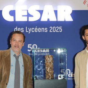 Patrick Mille et Pierre Niney - Le "César des Lycéens 2025" a été remis, au sein du Grand Amphithéâtre de la Sorbonne, au film "Le Comte de Monte-Cristo" réalisé par M. Delaporte et A. de La Patellière, produit par D. Rassam et J. Seydoux, Paris le 26 mars 2025.
© Coadic Guirec/Bestimage