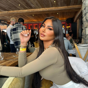 Maeva Ghennam sur Instagram.