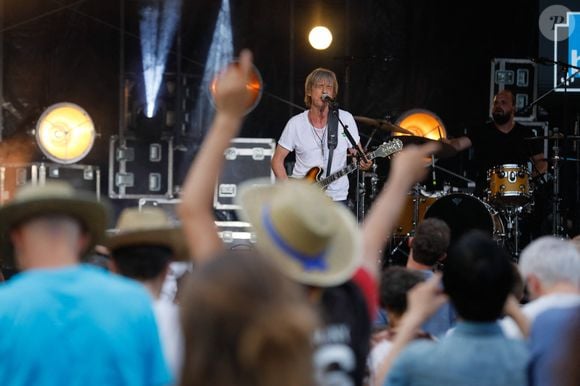 Le billet est fixé à 40 € pour venir applaudir l'enfant du pays et soutenir le patrimoine local.

Concert de Jean-Louis Aubert pour l'inauguration de la Maison de la Radio et de la Musique en extérieur à Paris

© Christophe Clovis / Bestimage