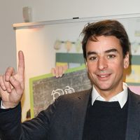 "Comme beaucoup de Français, je suis passé à un mode de consommation au..." : Julian Bugier n'est pas dupe et le fait savoir
