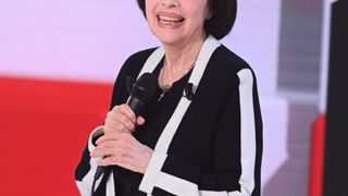 Mireille Mathieu vit recluse et ne fréquente qu’un seul lieu dans Paris... Il n'est pas accessible à tout le monde