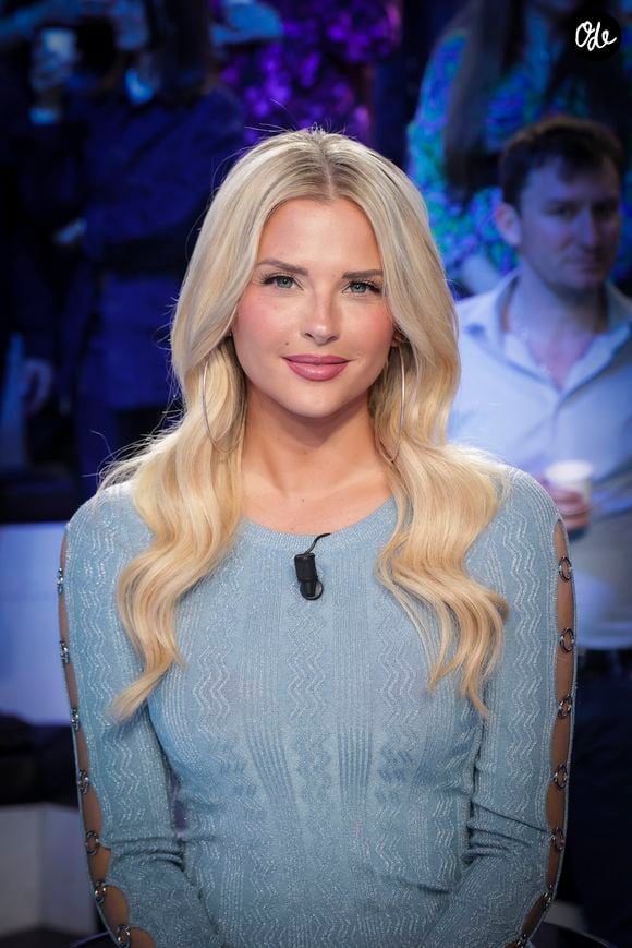 Déterminée à garder son dynamisme malgré la fatigue, Kelly Vedovelli prouve que la maternité peut s'allier avec une vie active.

Exclusif - Kelly Vedovelli sur le plateau de l’émission "TPMP", le 29 avril 2024. 

© Jack Tribeca / Bestimage
