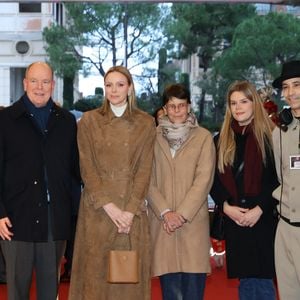Le prince Albert II de Monaco, La princesse Charlène de Monaco, La princesse Stéphanie de Monaco, Camille Gottlieb lors du spectacle Monaco sous les Etoiles, sous le chapiteau de Fontvieille à Monaco, le 22 décembre 2025. 
© Claudia Albuquerque / Bestimage