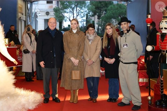 Le prince Albert II de Monaco, La princesse Charlène de Monaco, La princesse Stéphanie de Monaco, Camille Gottlieb lors du spectacle Monaco sous les Etoiles, sous le chapiteau de Fontvieille à Monaco, le 22 décembre 2025. 
© Claudia Albuquerque / Bestimage