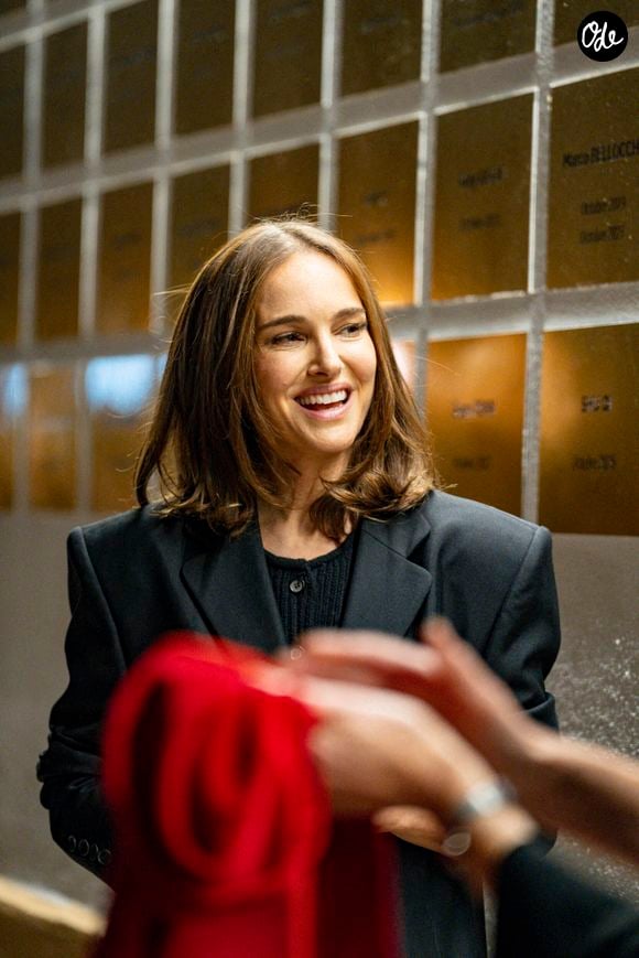 Natalie Portman a une plaque à son nom sur le mur des cinéastes de l'Institut Lumière décernée lors du Festival Lumière 2025 à Lyon le 14 octobre 2025. © Sandrine Thesillat / PsNewZ /Bestimage