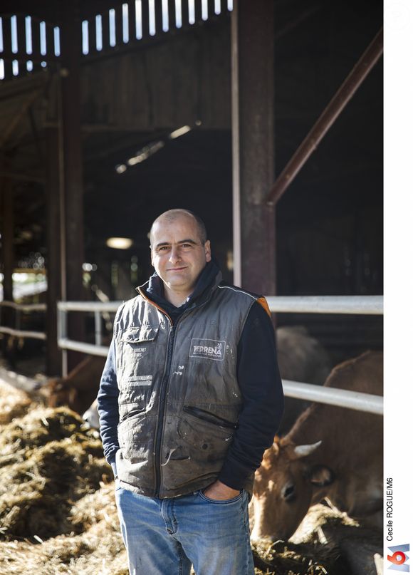 C'est désormais au tour de Charles, candidat emblématique de la saison 18, de franchir cette étape importante. 

Charles, candidat de "L'amour est dans le pré", sur M6.