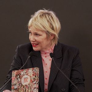 Elle explique devoir adapter son rythme et ralentir certaines activités professionnelles.

Maïtena Biraben - Cérémonie des Trophées médiaClub'Elles 2026 dans les salons de l'Hôtel de Lassay le 4 février 2026.

© Anne-Sophie Guebey / Bestimage