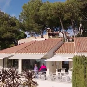 Jean-Pierre Foucault fait visiter sa maison de Carry-le-Rouet dans l'émission Côté Sud, le 3 avril. Capture d'écran France 3