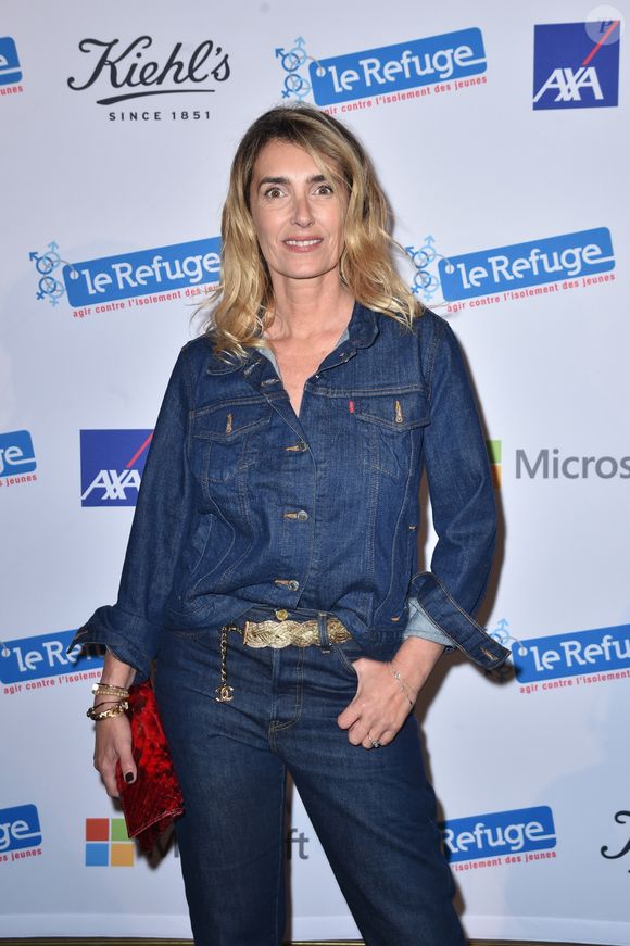 "Elle est en sixième, elle a 14 kilos sur le dos !", lâche-t-elle.

Exclusif - Mademoiselle Agnès (Agnès Boulard) - 2ème soirée de Gala au profit de l'association nationale "Le Refuge" et de ses actions de soutien aux jeunes LGBT+ victimes d'homophobie ou de transphobie, au théâtre des Folies Bergère à Paris, le 18 novembre 2019. © Gorassini/Perusseau/Bestimage