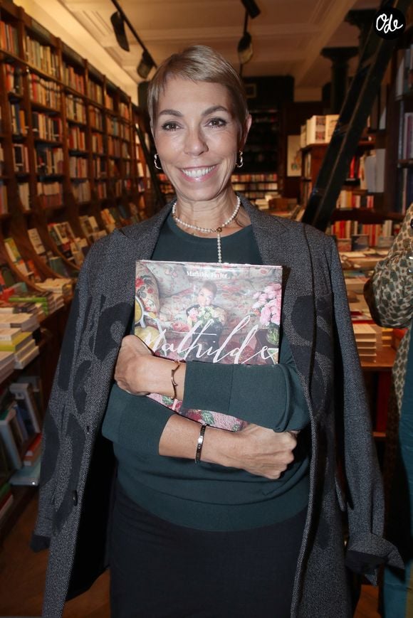 Exclusif - Mathilde Favier et son livre « Mathilde à Paris » - Dédicace du livre « Inside Paris » du photographe Argentin Ricardo Labougle, préfacé par Mathilde Favier à la librairie Galignani à Paris, France, le 21 Octobre 2024

© Bertrand Rindoff / Bestimage