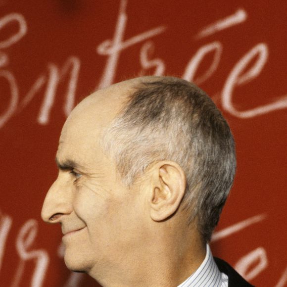 Son grand-père devait venir lui rendre visite en cachette...

Archives  - En France, à Paris, Louis de Funès sur le plateau de l'émission, devant un écriteau portant l'inscription "Entrée des artistes" le 29 décembre 1978.  Bernard Leguay via Bestimage