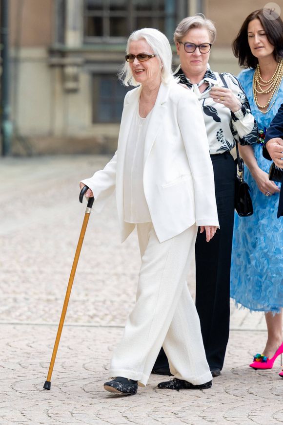 Saluant son talent et sa présence indispensable auprès de tous 
Le roi Carl XVI Gustav et la reine Silvia de Suède ont remis les ordres royaux de chevalerie pour des réalisations exceptionnelles au membres du groupe ABBA au Palais royal de Stockholm, Suède, le 31 mai 2024. © Dana Press/Bestimage