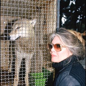 Brigitte Bardot en Lozère avec les loups