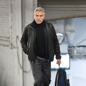 George Clooney sur le tournage du film "Wolves" à New York le 8 février 2023. Backgrid USA / Bestimage