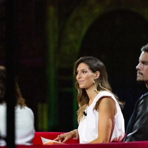 Exclusif - Laury Thilleman et Juan Arbelaez - Enregistrement de l'émission "Surprise Sur Prise", présentée par L.Thilleman et D.Jack'sman, qui sera diffusée en prime time le 26 septembre sur France 2, au cours de laquelle certains invités ont pu revoir des séquences de la première version de l’émission dans laquelle ils étaient piégés, quelques années auparavant. Paris le 14 septembre 2020
© Jack Tribeca / Bestimage