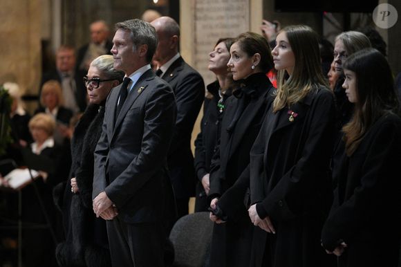 Marina Ricolfi Doria, Le prince Emmanuel-Philibert de Savoie, La princesse Clotilde Courau de Savoie, Eleonora Rajneri, La princesse Vittoria de Savoie, La princesse Luisa de Savoie - La cérémonie funéraire de Victor Emmanuel de Savoie, fils du dernier roi d'Italie, en la cathédrale Saint-Jean-Baptiste de Turin, le 10 février 2024.

The funeral ceremony of Victor Emmanuel of Savoy, son of the last king of Italy, in the Cathedral of Saint John the Baptist in Turin, February 10, 2024.
