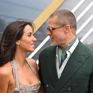 Mais si Ines de Ramon file le parfait amour au bras de Brad Pitt, la magnifique brune est bien loin de se contenter d'être "la compagne de".

BGUK_3279467 - Londres, ROYAUME-UNI Des célébrités assistent à la première européenne de 'F1 The Movie' au Cineworld, Leicester Square à Londres, Angleterre.



Sur la photo : Ines de Ramon, Brad Pitt