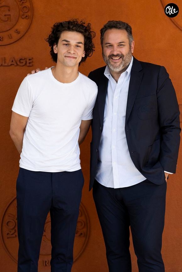 Bruce Toussaint et son fils Noé Toussaint au village lors des Internationaux de France de tennis de Roland Garros 2025. Paris, le 30 mai 2025. 
© Moreau / Jacovides / Bestimage