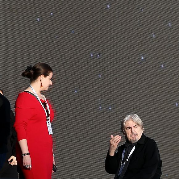 Serge Lama - Le président de la République française et sa femme la Première Dame assistent au concert en hommage à Charles Aznavour sur la place de la Répulique à Erevan, Arménie, le 11 octobre 2018. © Dominique Jacovides/Bestimage